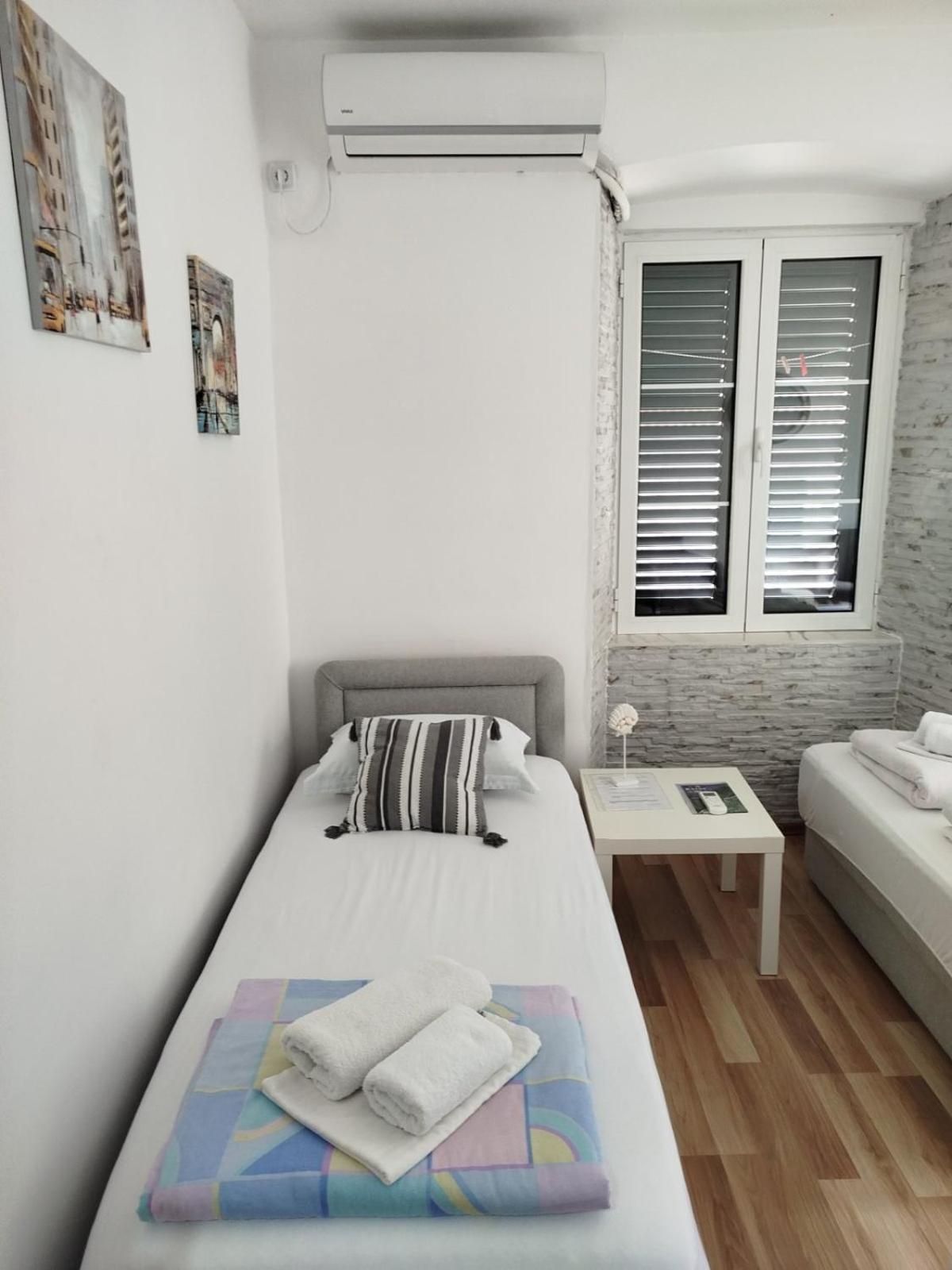 Guesthouse Bit Accommodation Kotor Exterior photo